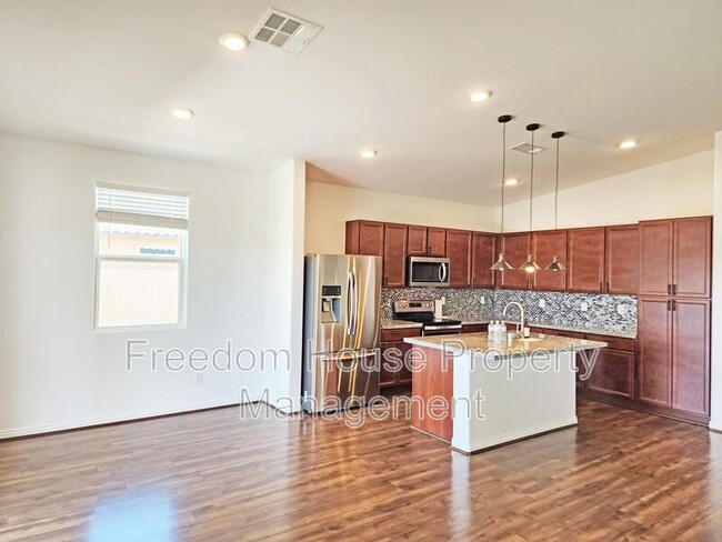 Building Photo - 3575 E Wallowa Dr