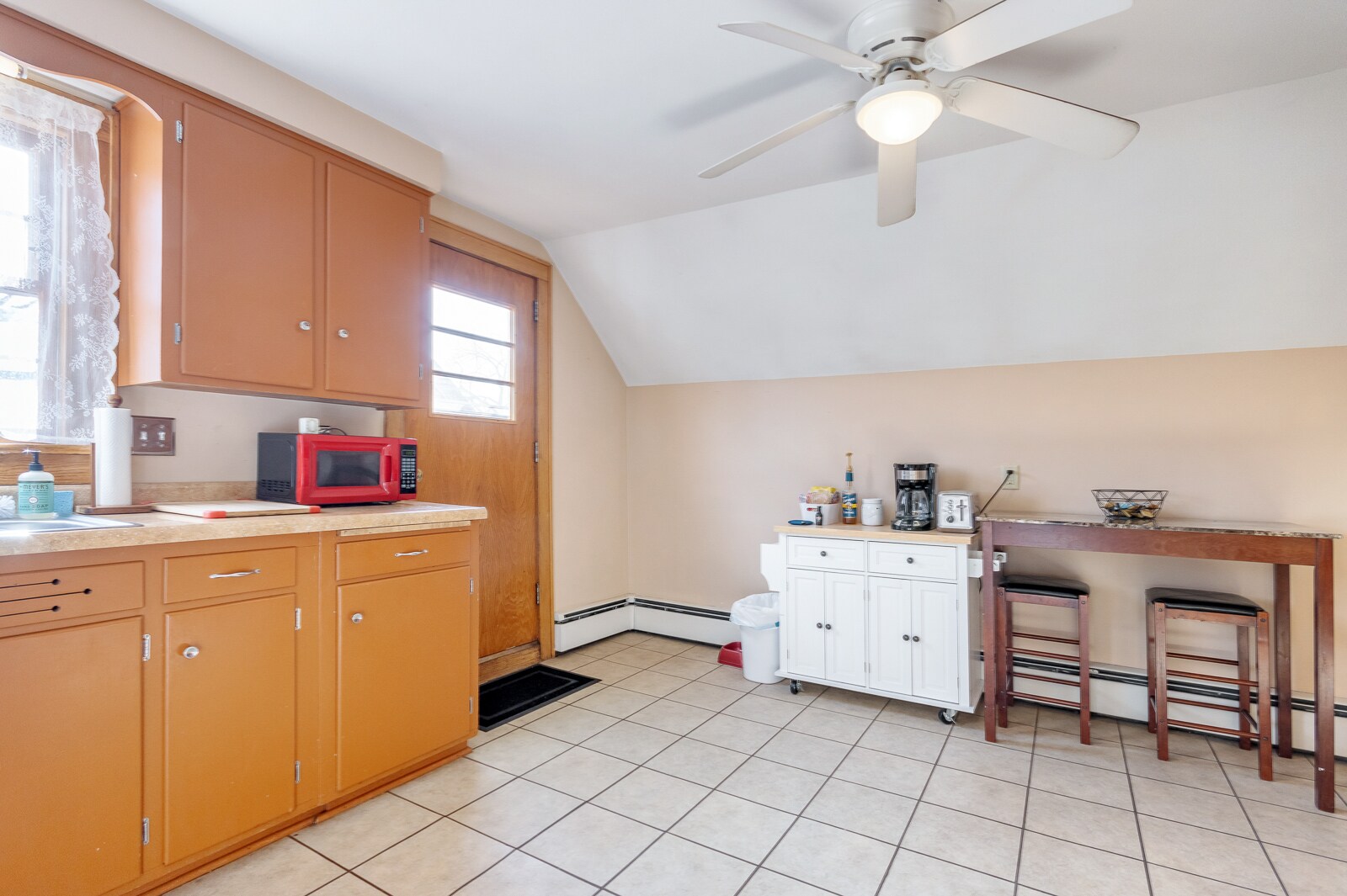 Building Photo - 302 S Brooks St