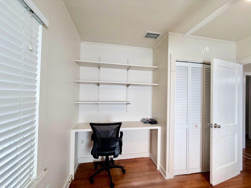 Building Photo - 2036 NW 31st Ave