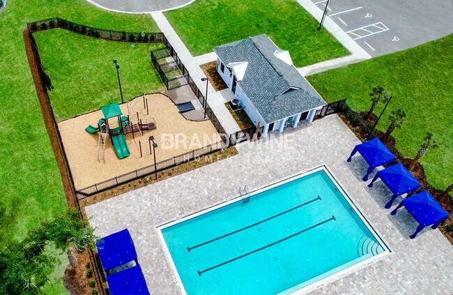 Building Photo - 547 Narnia Ct