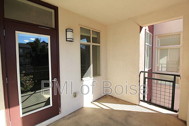 Building Photo - 412 S 13th St