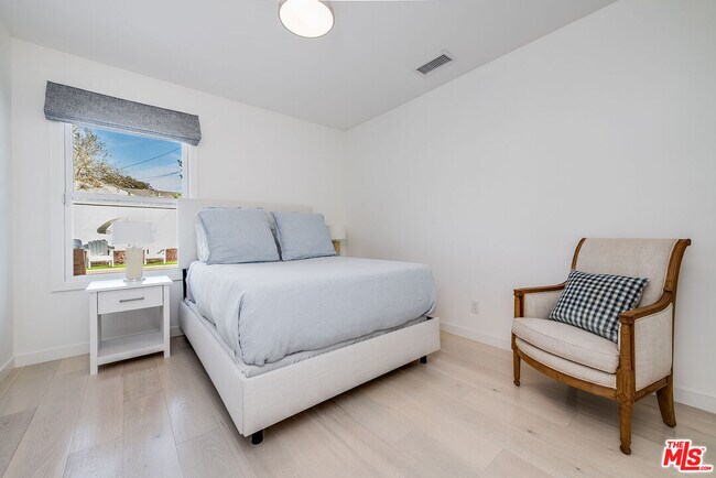 Building Photo - 134 La Plata