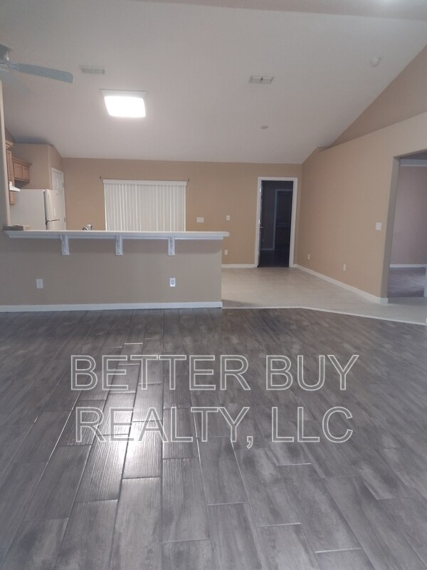 Building Photo - 18 Lloleeta Path