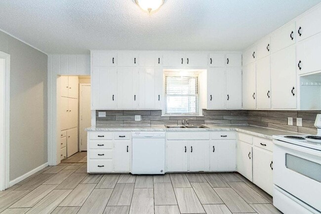 Building Photo - 4212 42nd St