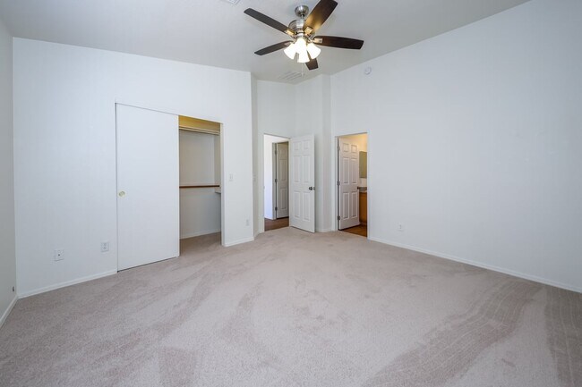 Building Photo - 6645 S SQUAWROOT Pl