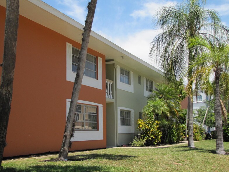 Villas Isabel 618628 8th St N Naples FL 34102 Apartment Finder