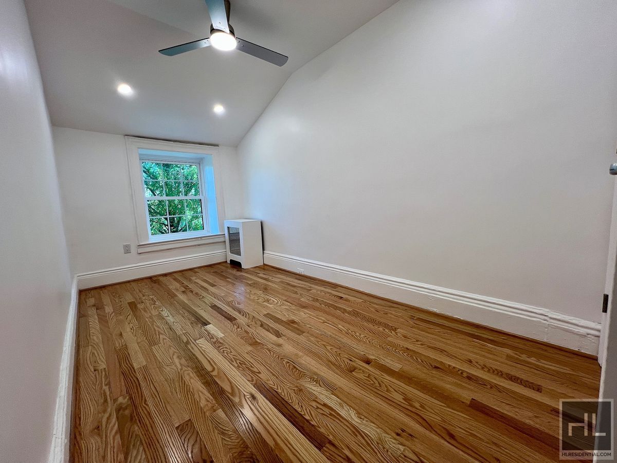 Building Photo - 2BR 1BA Classic Details Top Floor Brownstone w/ New Modern Finish on Preserved Bedstuy Block