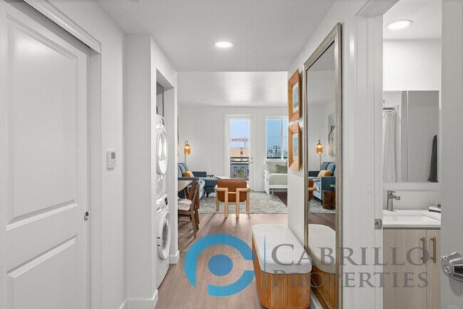 Interior Photo - Vadara West