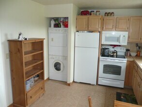 Building Photo - 127 Haystacker Dr