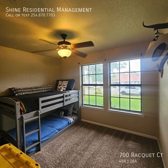 Building Photo - 700 Racquet Ct