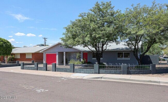 Building Photo - 4038 N 81st St