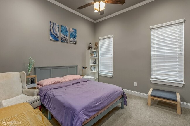 Building Photo - Oak Alley Neighborhood!