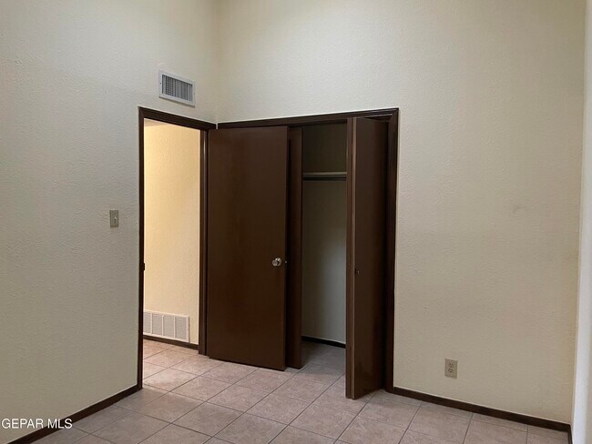 Building Photo - 1504 Monte Sanders Ln