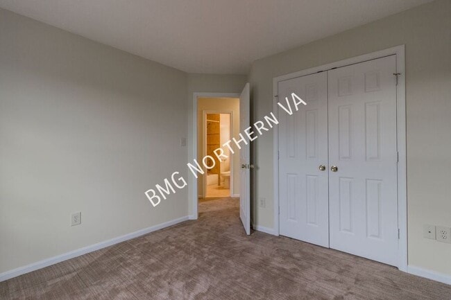 Building Photo - 44126 Tippecanoe Terrace