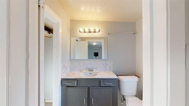 Building Photo - 4000 Margaret St