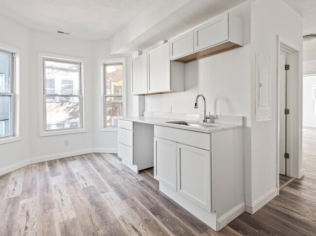 Building Photo - 42 William St