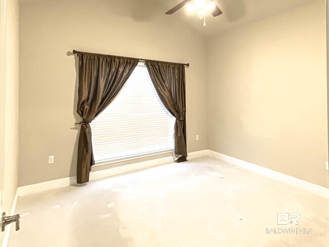 Building Photo - 609 Royal Troon Cir