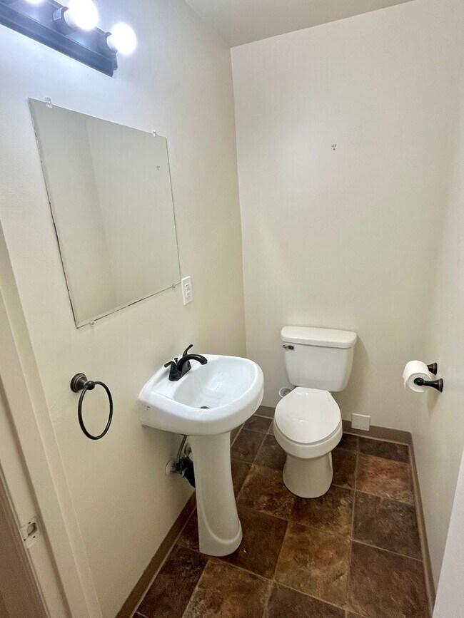 Building Photo - Cully 3 Bedroom Townhome with Hardwoods, Completely Updated, Fully Fenced Yard