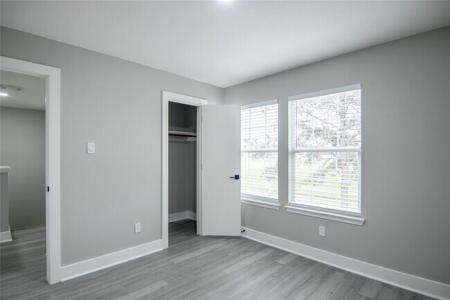Building Photo - 20911 Young Meadows Way
