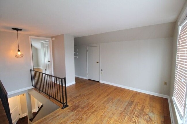 Building Photo - 3 Shenandoah Ave