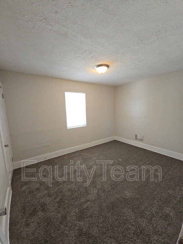 Building Photo - 421 S Jersey St