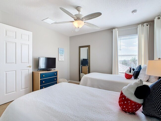 Building Photo - 846 Orista Dr