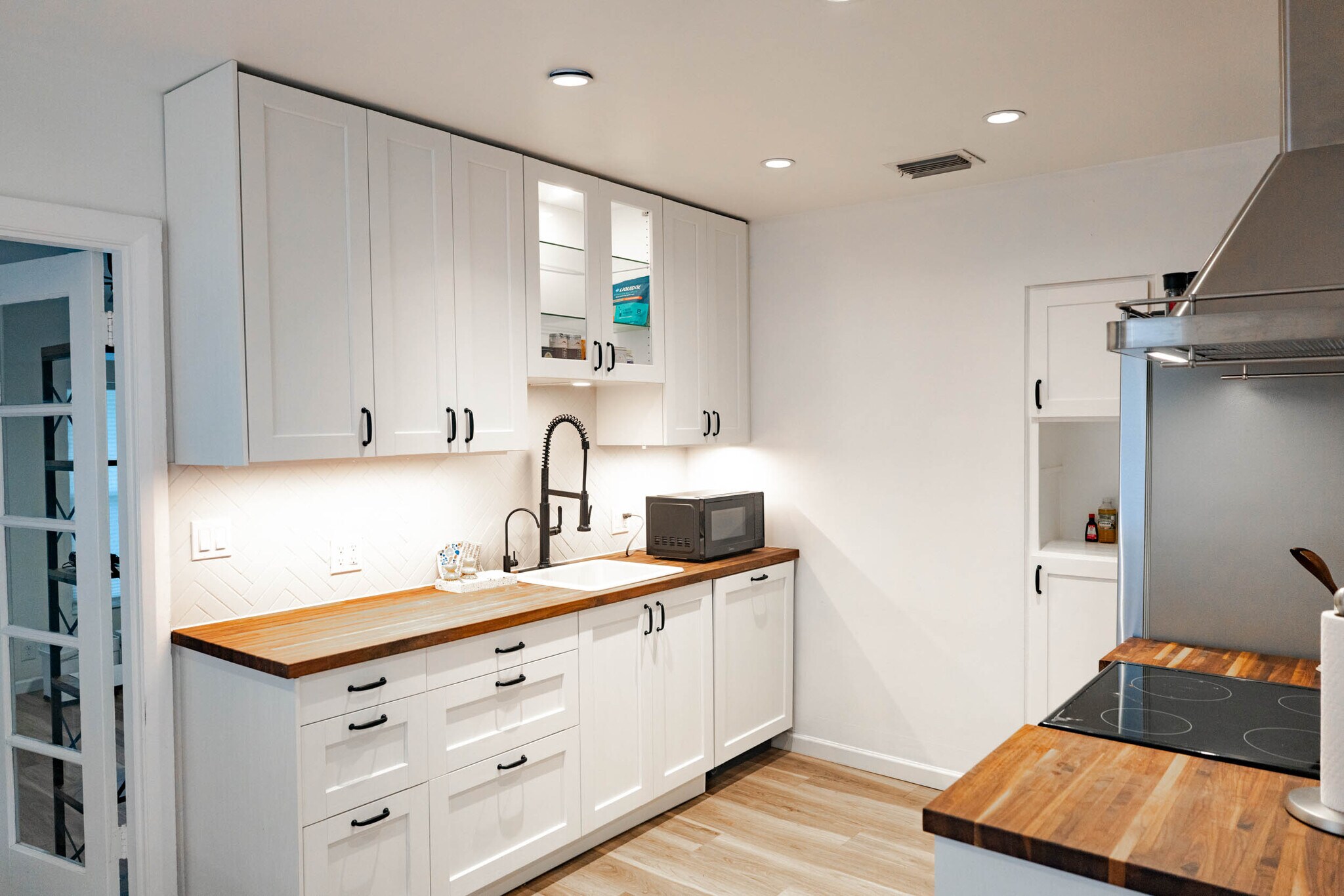 Building Photo - 704 Yelvington Ave