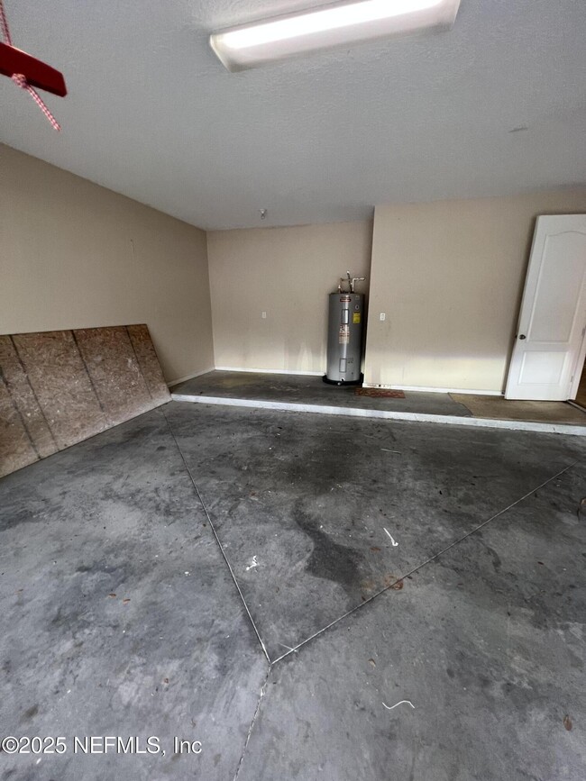 Building Photo - 232 S Field Crest Dr