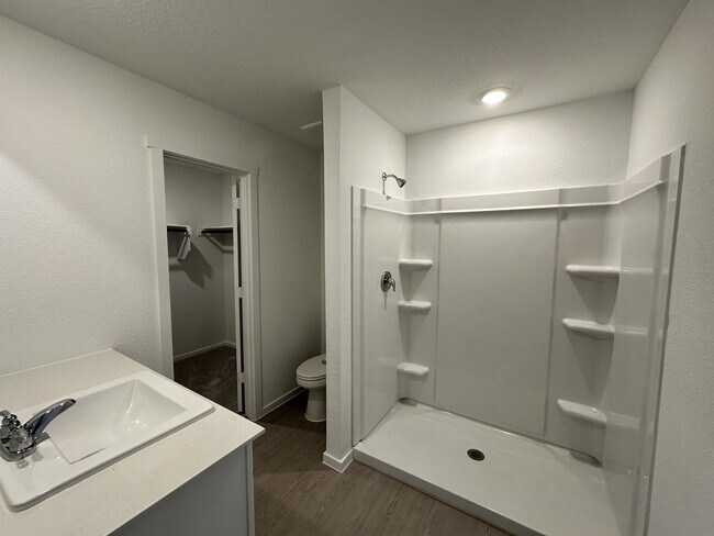 Building Photo - 1617 Elliott Rd