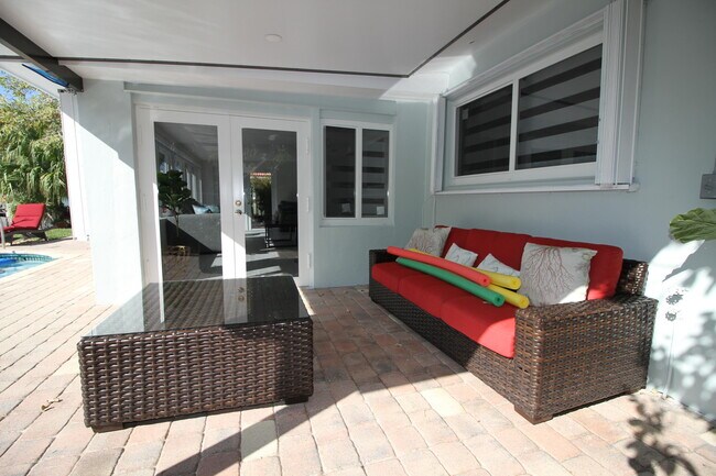 Building Photo - 2548 SE 14th St