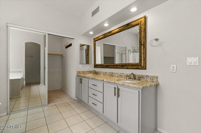 Building Photo - 9308 E Wood Dr