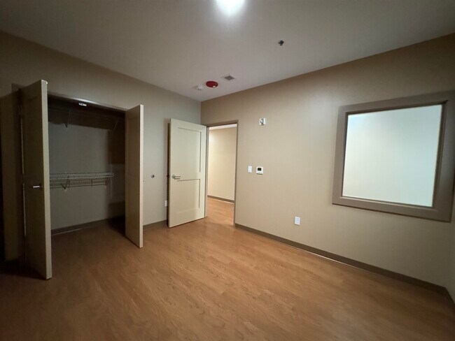 Building Photo - 83 Hanover St