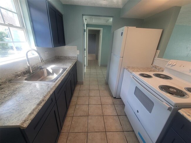 Building Photo - 5711 Silver Spur Dr