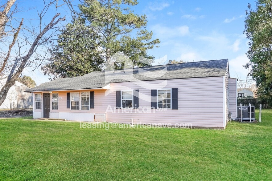 Building Photo - 1118 Alderman St NE