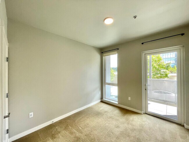 Building Photo - 1085 103rd Ave NE