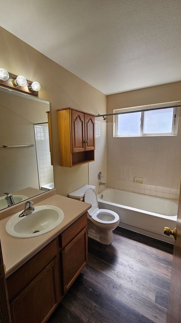Building Photo - Single family home in Cul-De-Sac