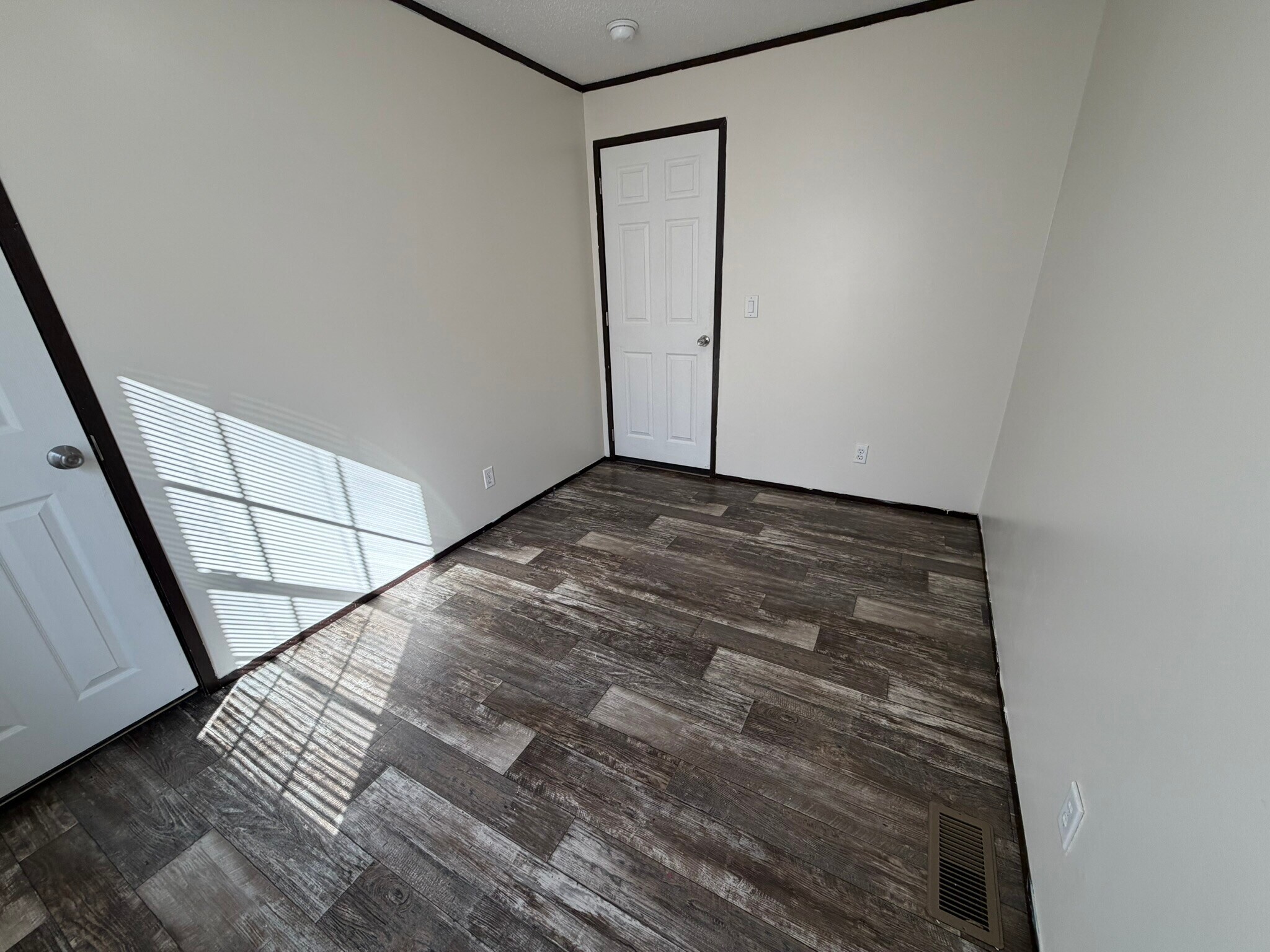 Building Photo - 2331 Wellington Green Dr