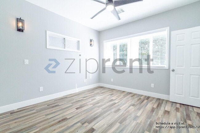 Building Photo - 5912 Laguna Villa Way