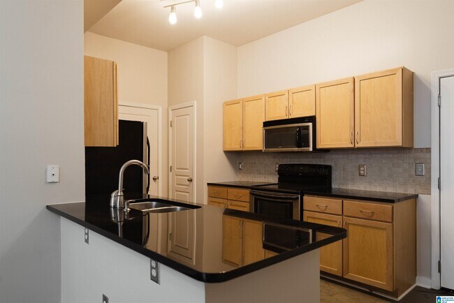 Building Photo - 2020 5th Ave S