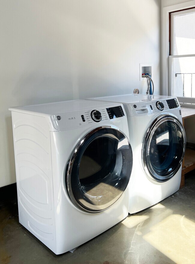 Building Photo - 144 San Rafael Ave