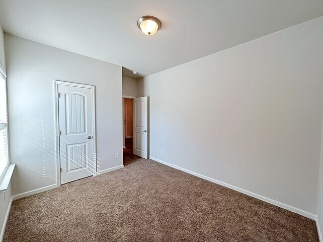 Building Photo - 13968 Malbec Ave