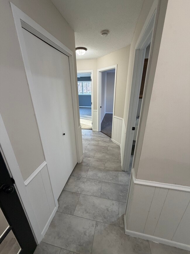 Building Photo - 7431 Lake Dr