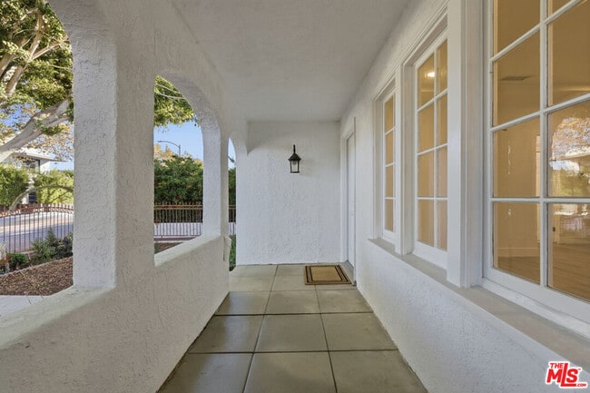 Building Photo - 641 N Martel Ave