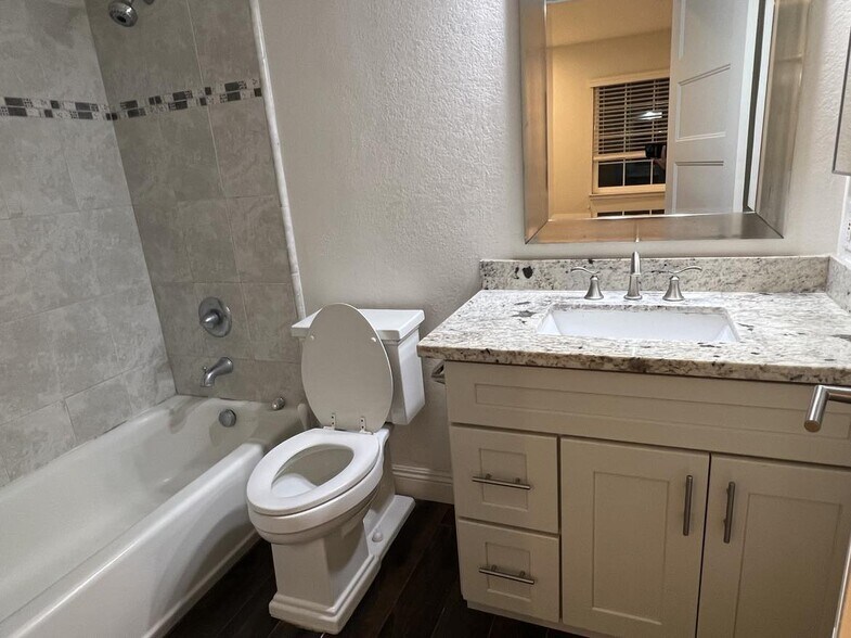 Building Photo - 870 Fremont St