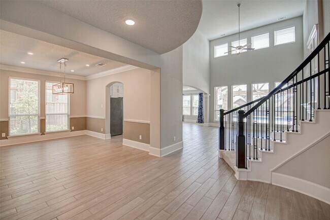 Building Photo - 67 Springtime Creek Dr