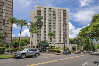 Building Photo - Beautifully maintained 1BR/1BA/1PKG unit i...
