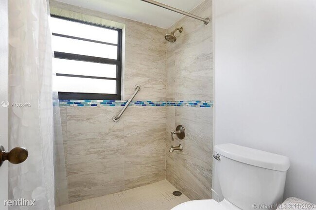 Building Photo - 2 br, 2 bath Condo - 9280 SW 123rd Ct