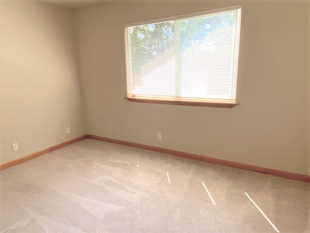 Building Photo - 1407 NE 166th Ct
