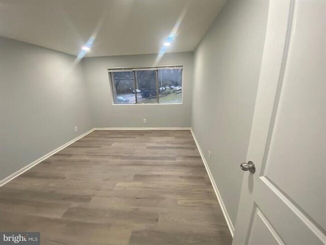 Building Photo - 5801 Quantrell Ave