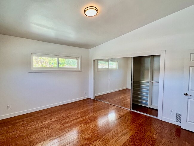 Master - 5352 Bayer Pl